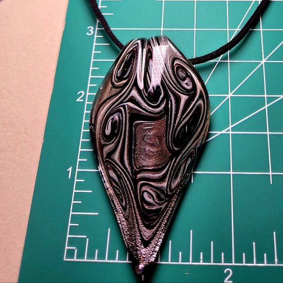 Black & Silver Glass Pendant - Picture 5 of 5